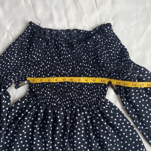 QED London Polka Dot Off Shoulder Top - Picture 5 of 9